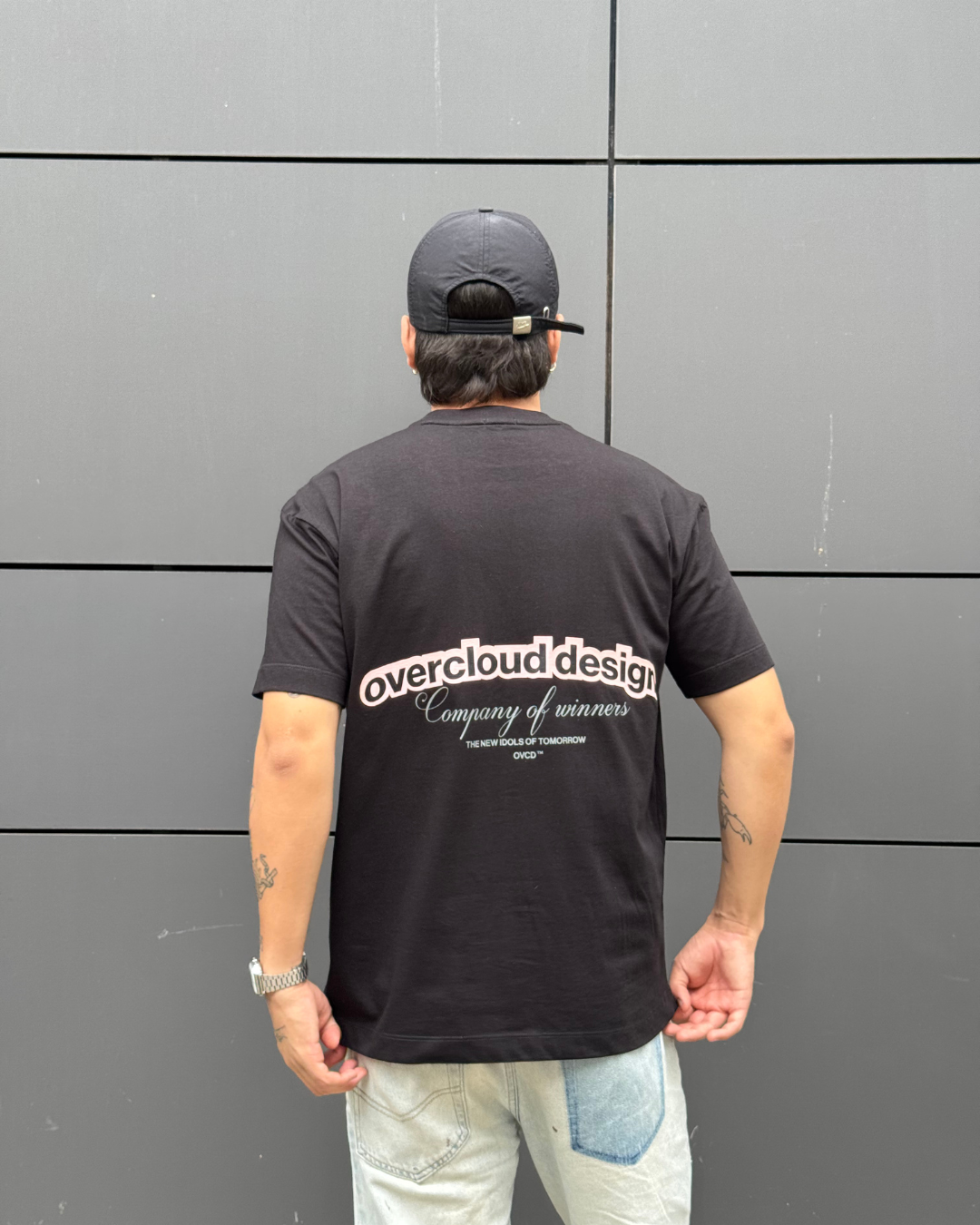 Tee design black