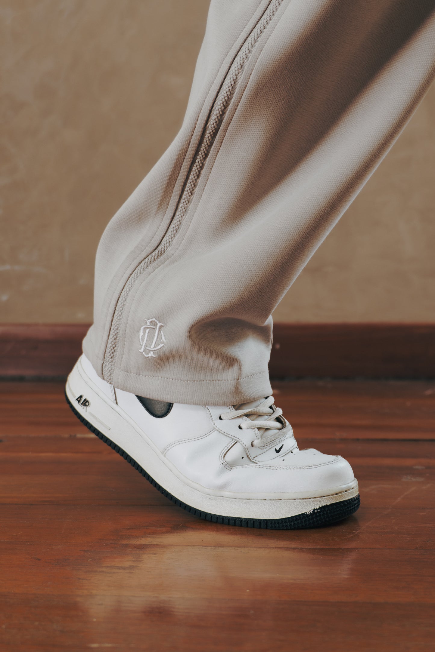 Dynasty Sweatpant - greige